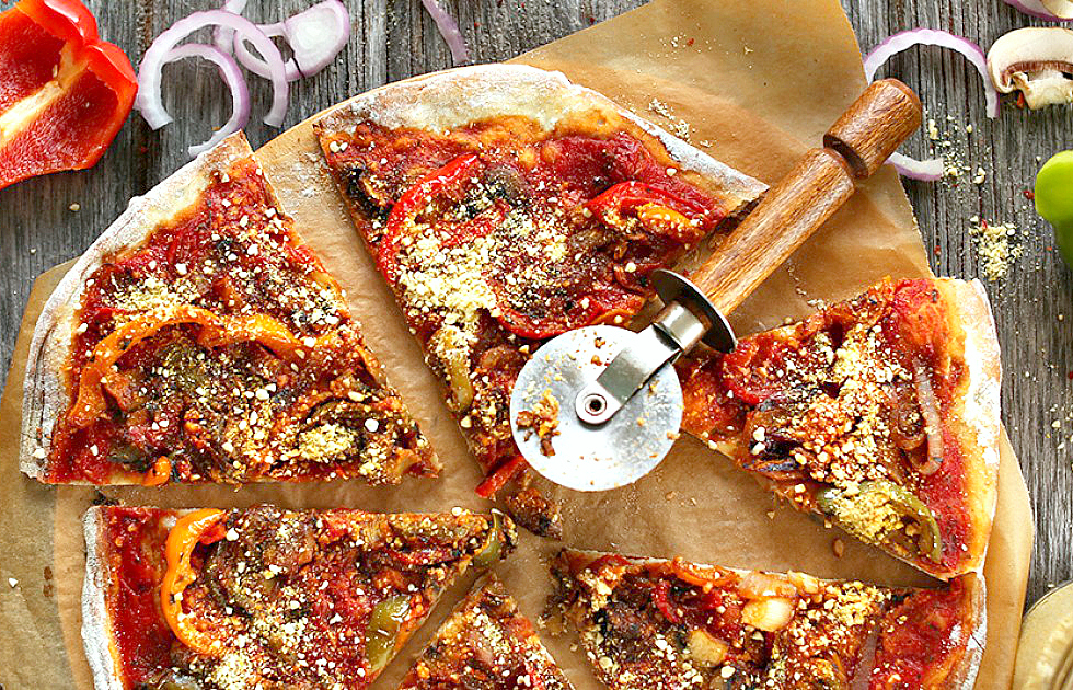 THEE-BEST-Vegan-Pizza-Sauteed-veggies-simple-tomato-sauce-loads-of-vegan-parmesan-cheese.-Pizza-perfection-vegan-2